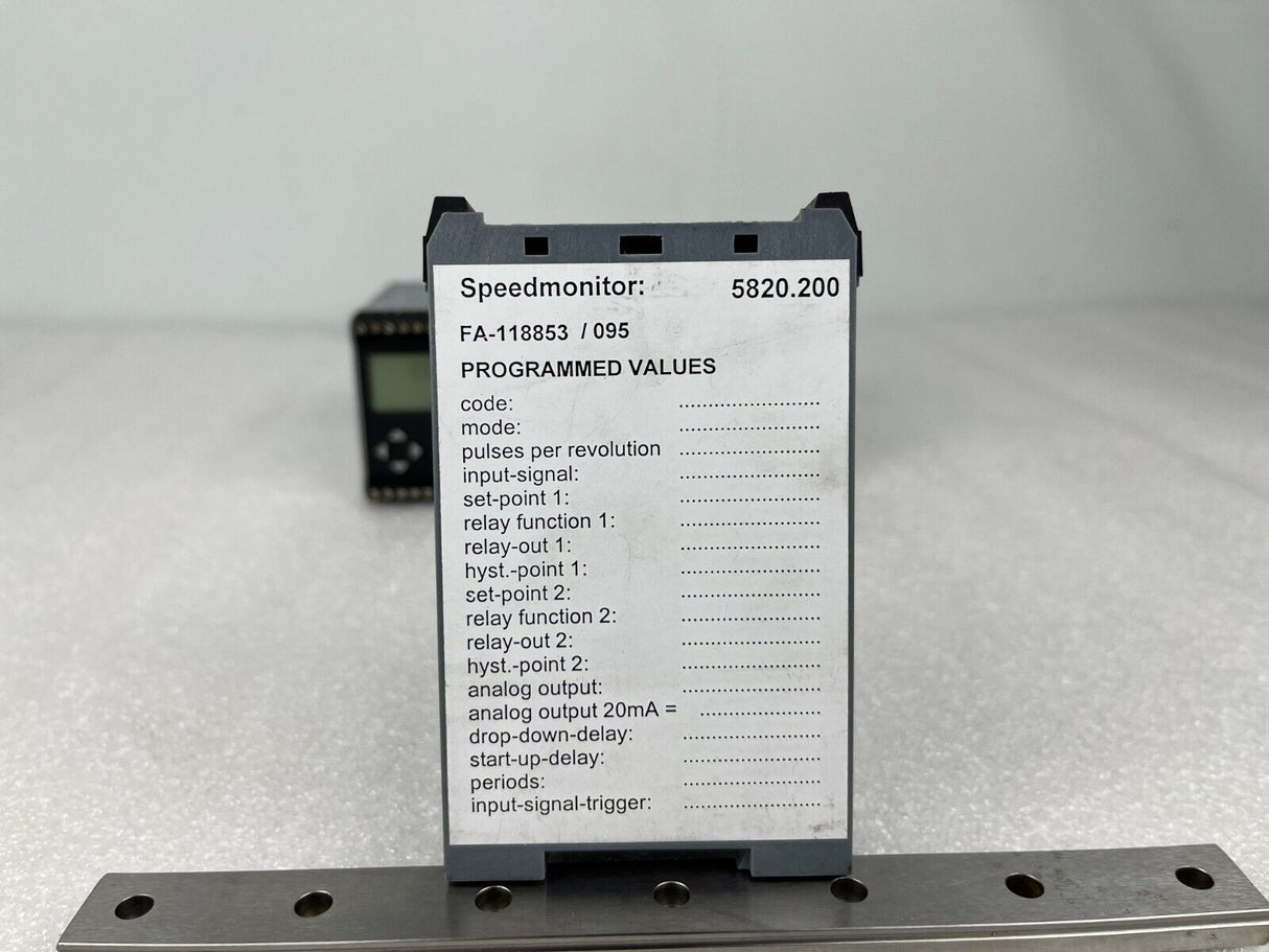 Rheintacho 5820.200 CRRA Speed Monitor 18–36VDC (Powers On)