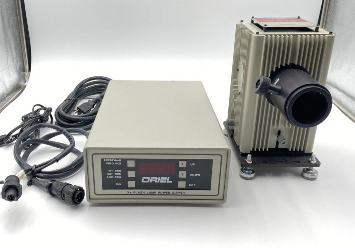 Newport Oriel Xe Flash Lamp Power Supply 68826 & Lamp 66017