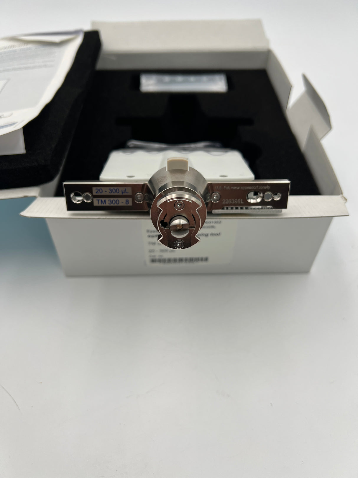 Eppendorf TM 300-8 Eight-Channel Dispensing Tool 20-300ul 960001052