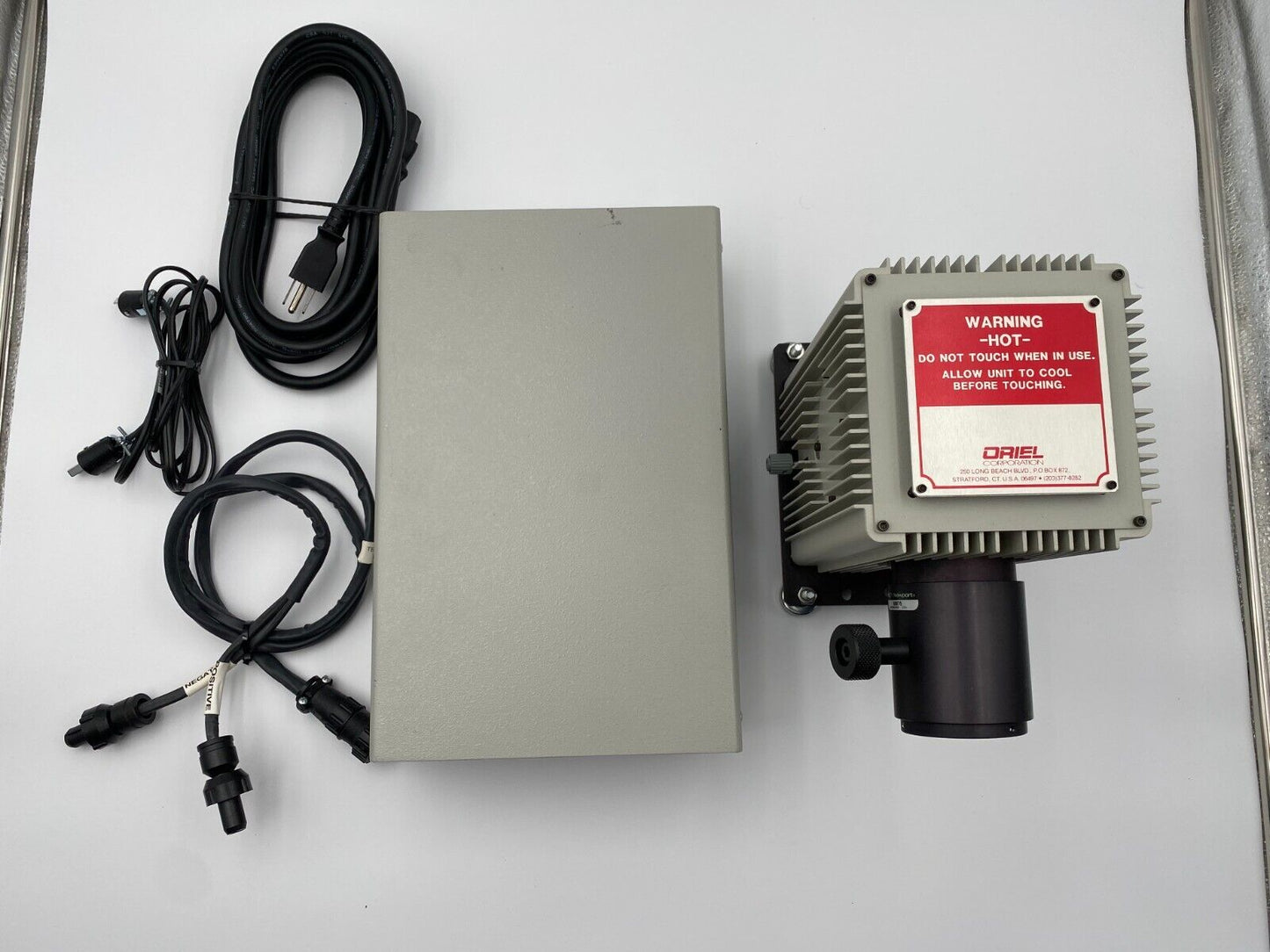 Newport  Oriel Xe Flash Lamp Power Supply 68826 & Lamp 66017