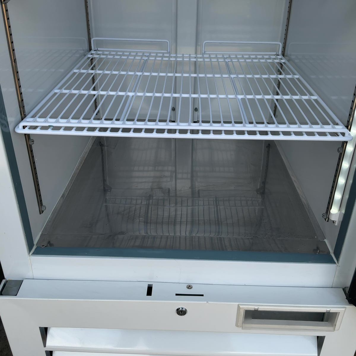 American BioTech Supply (ABS) 26 Cu Ft Solid Door Laboratory Grade Refrigerator ABT-HC-SLS-26 - Image 6