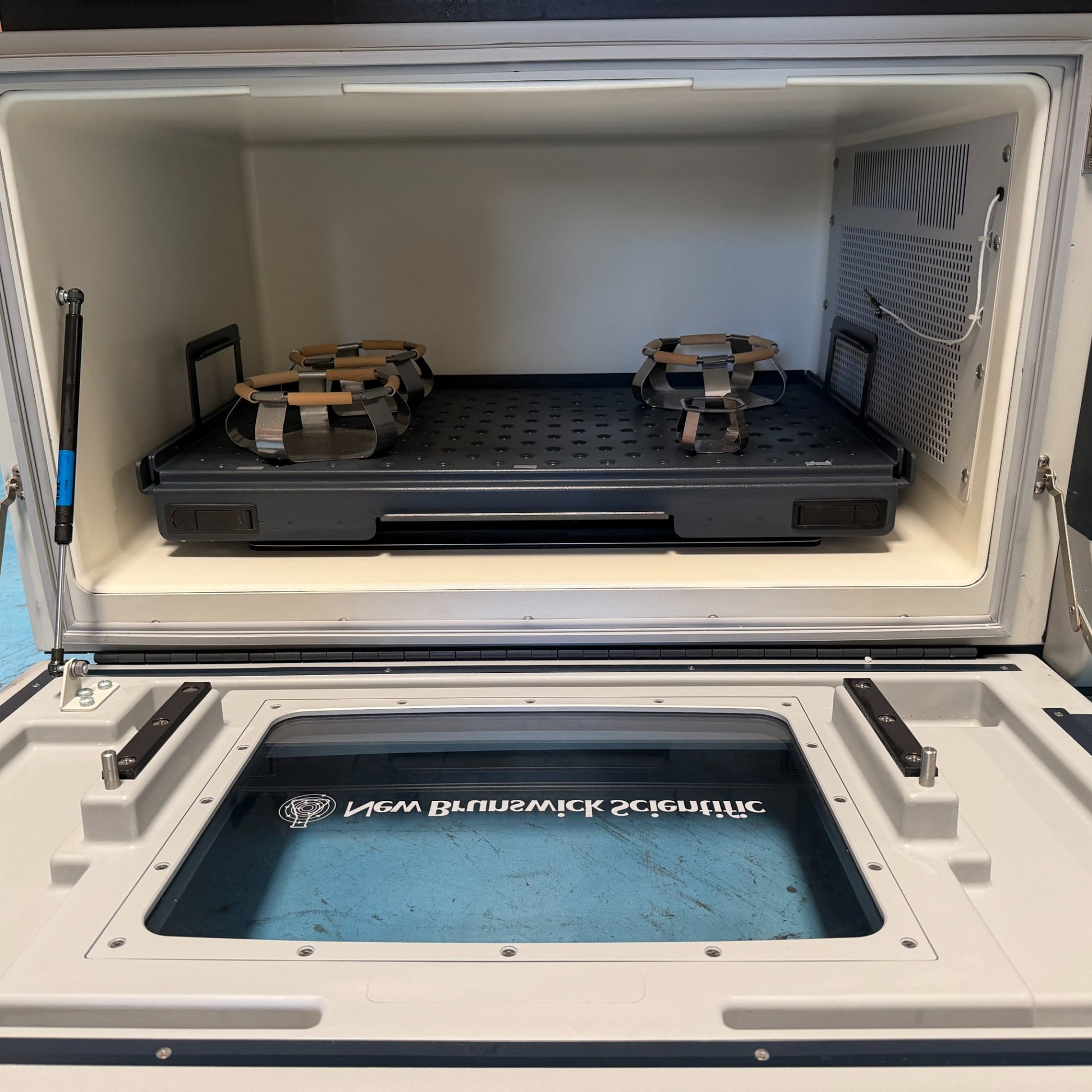 New Brunswick Scientific I26/I26R Stackable Incubator Shakers Eppendorf - Image 17