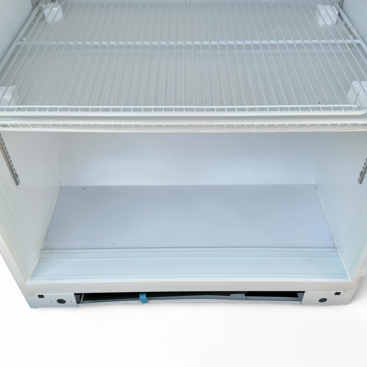 VWR Laboratory Grade 30 Cu Ft Refrigerator VWR-30R - See Description - Image 8